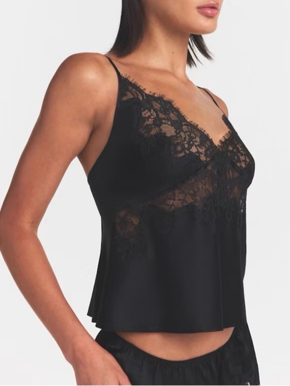 NWT SKIMS Silk Lace Cami Top in Onyx - Size Medium